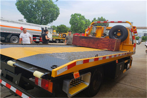 梅列附近拖车电话号码服务